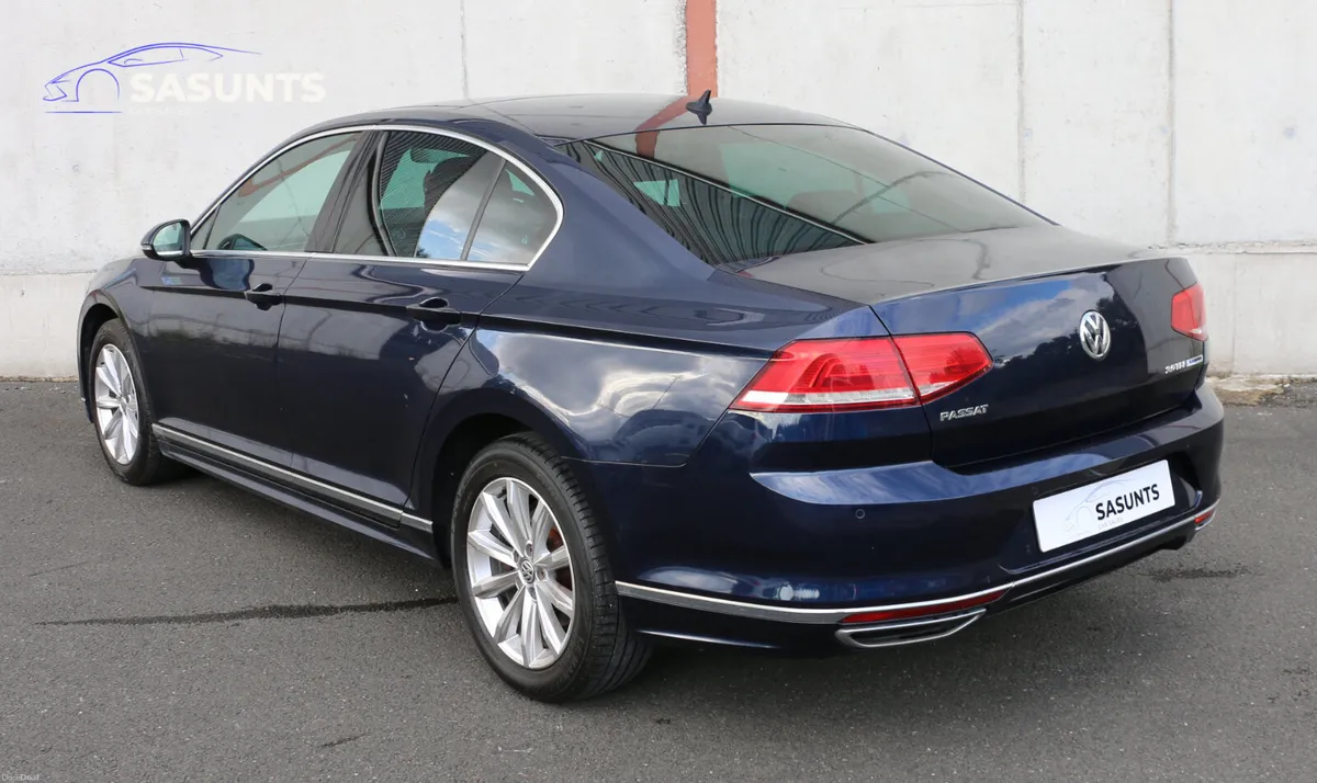VOLKSWAGEN PASSAT R-LINE BLUEMOTION - Image 5