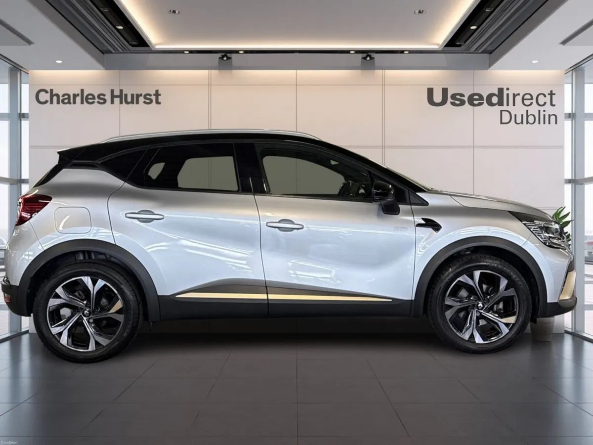 Renault Captur E-Tech Engineered AUTO - Image 3