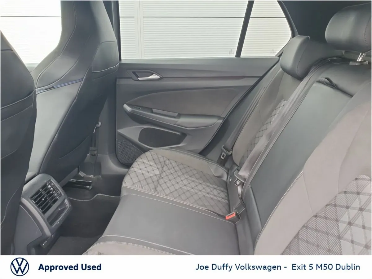 Volkswagen Golf R-LINE 1.5 TSI 150HP MANUAL - Image 6