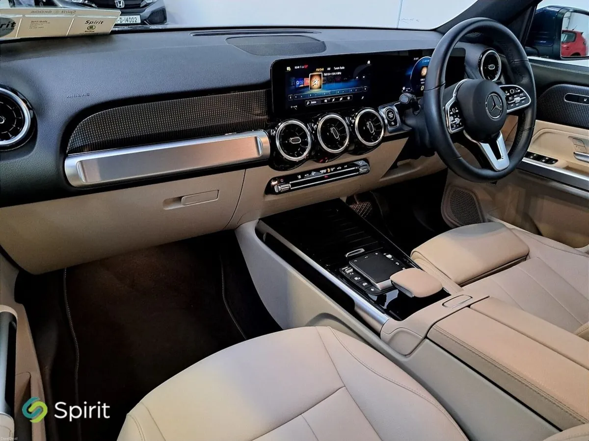 Mercedes-Benz GLB 180 AMG Line*7Seats*Beige L/S*Ca - Image 4