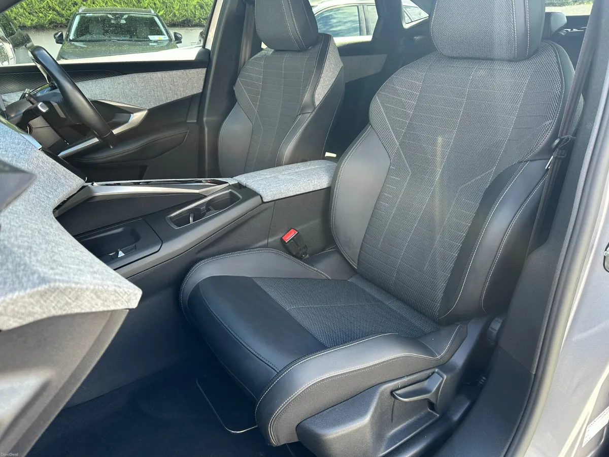 Peugeot 3008 1.2 Hybrid  Allure - Image 6