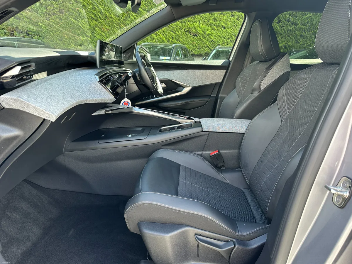 Peugeot 3008 1.2 Hybrid  Allure - Image 5