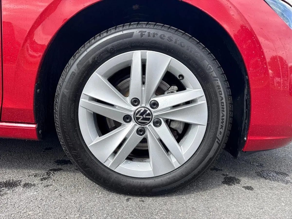 Volkswagen Golf 1.0 TSI 110HP Life - Image 5