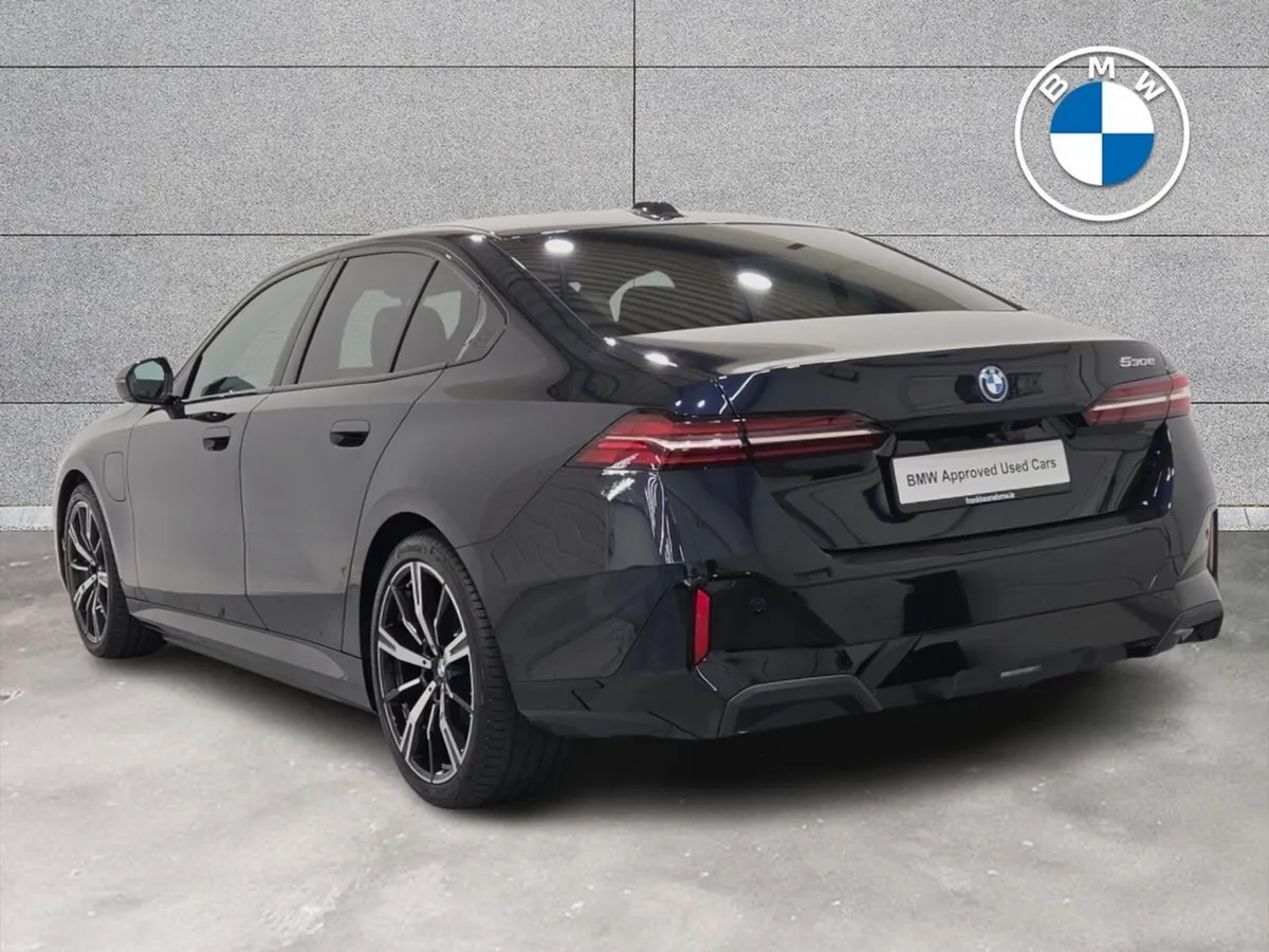 BMW 5-Series 530e - Image 2
