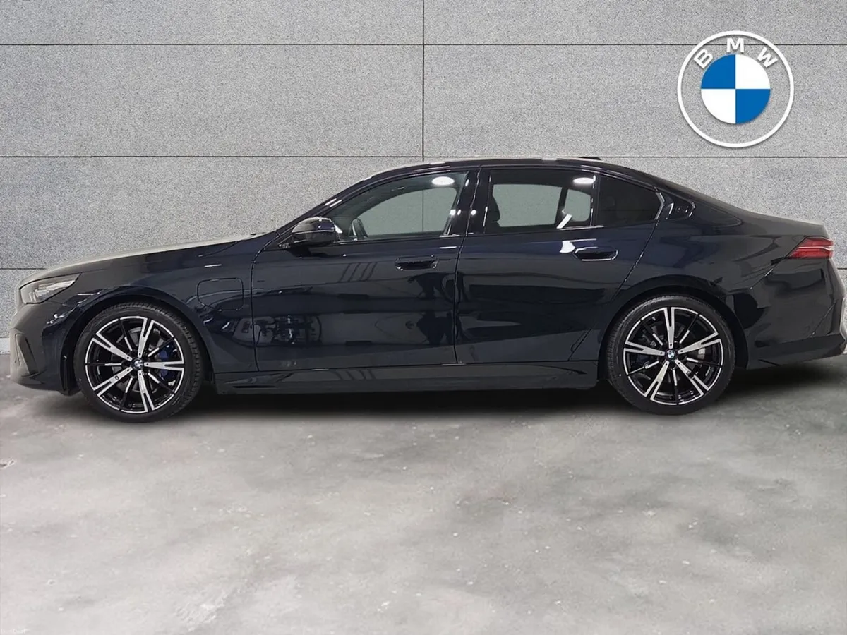 BMW 5-Series 530e - Image 3
