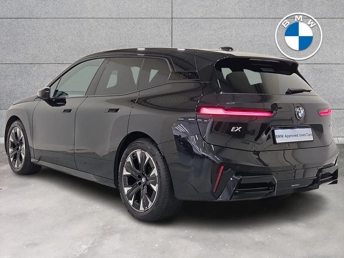 BMW iX xDrive45 M Sport - Image 2