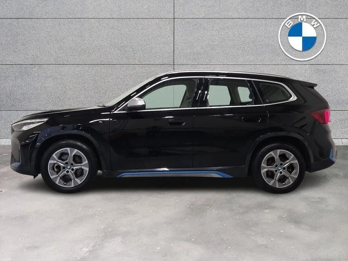 BMW iX1 xDrive30 xLine - Image 3