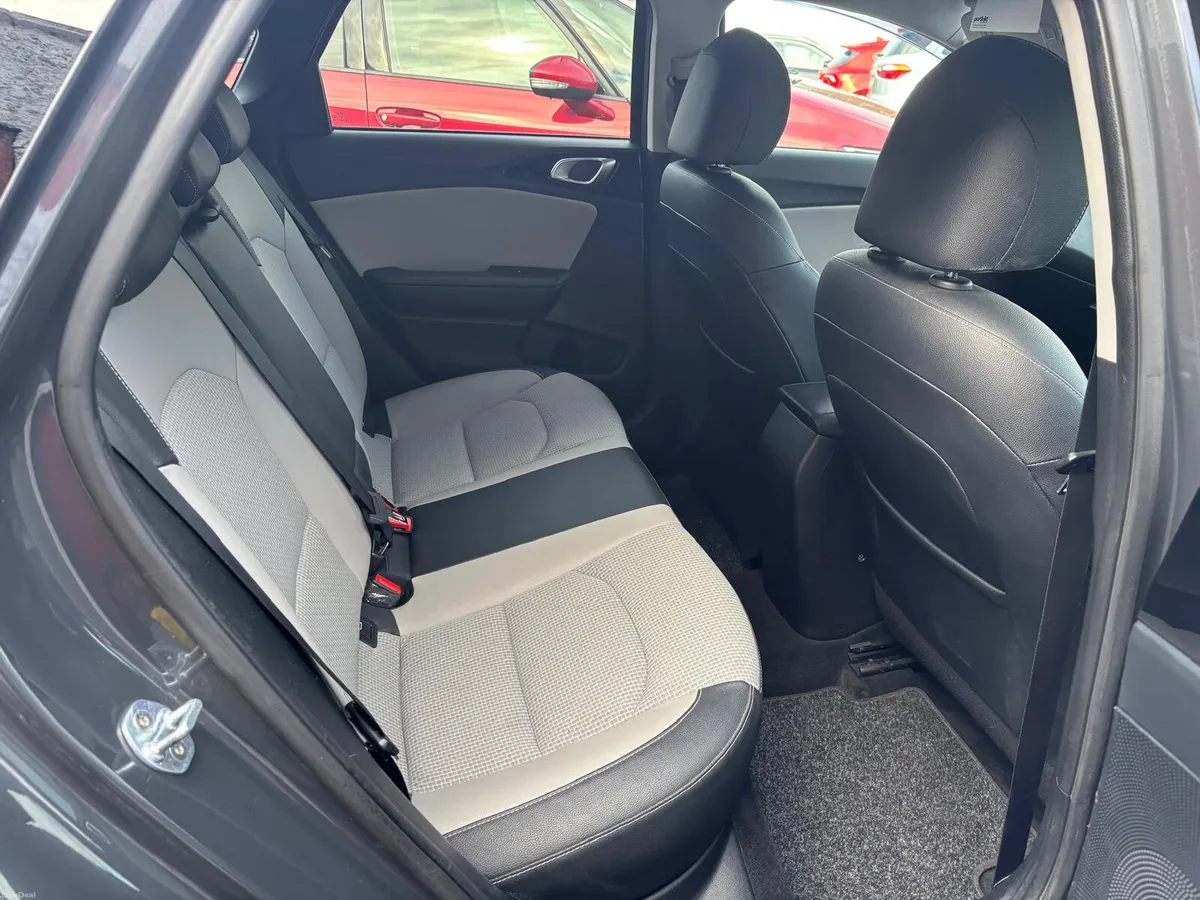 Kia Ceed 2019  K4  PETROL  FINANCE  ARRANGED - Image 4