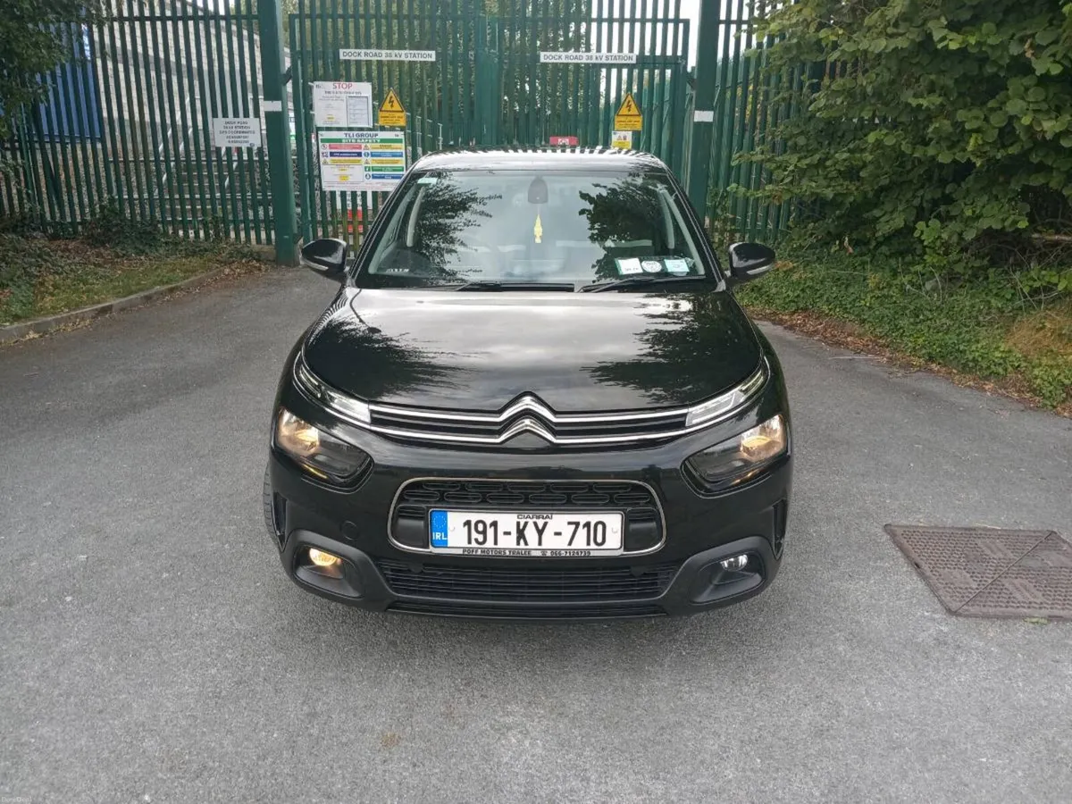 19 Citroën C4 Cactus 1.2 Pet  3 months warranty - Image 2