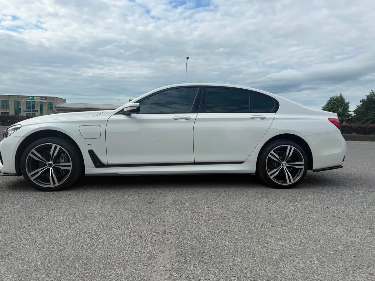 BMW 7 SERIES 162 740E M-SPORT 2.0 LT AUTO - Image 3