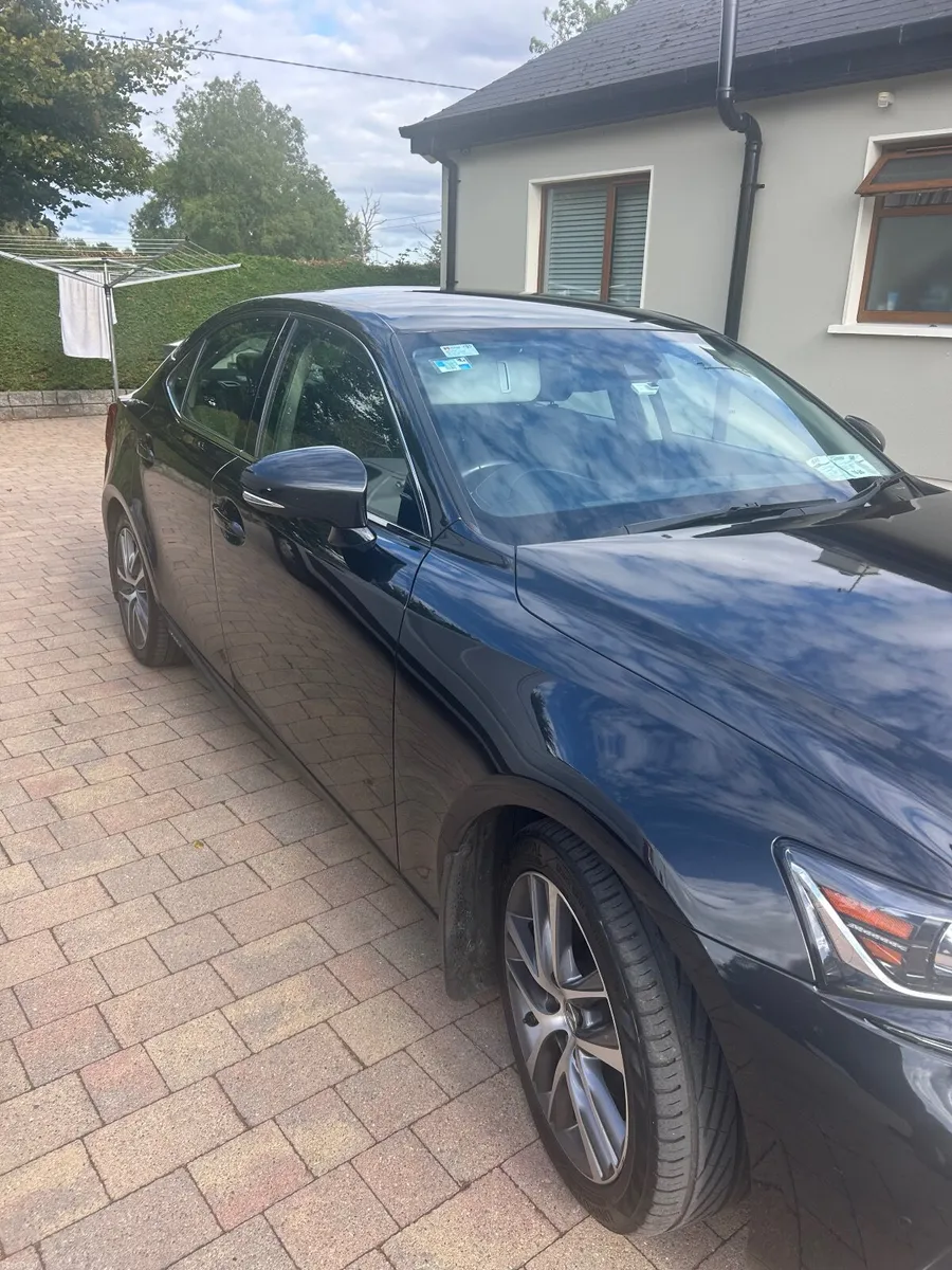 Lexus IS 2018 - Image 1