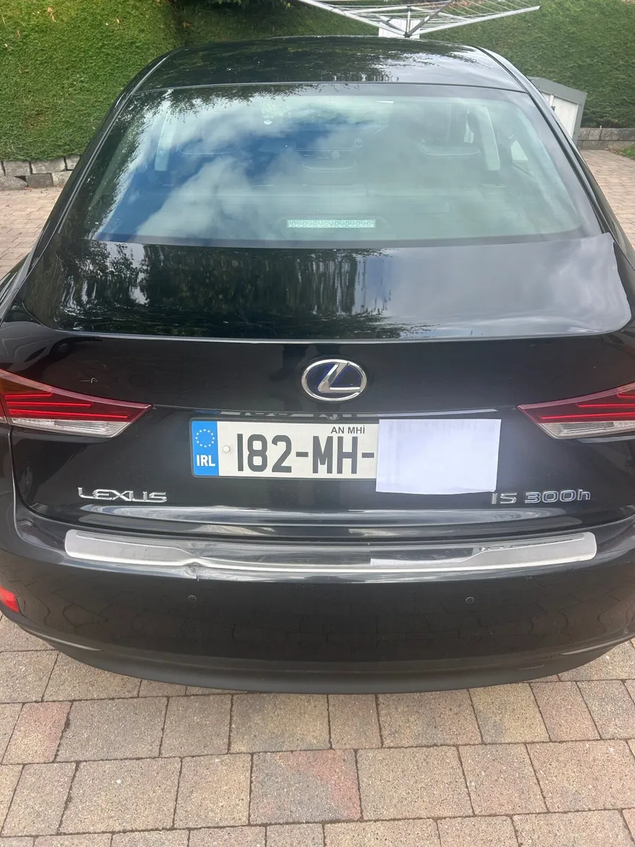 Lexus IS 2018 - Image 4