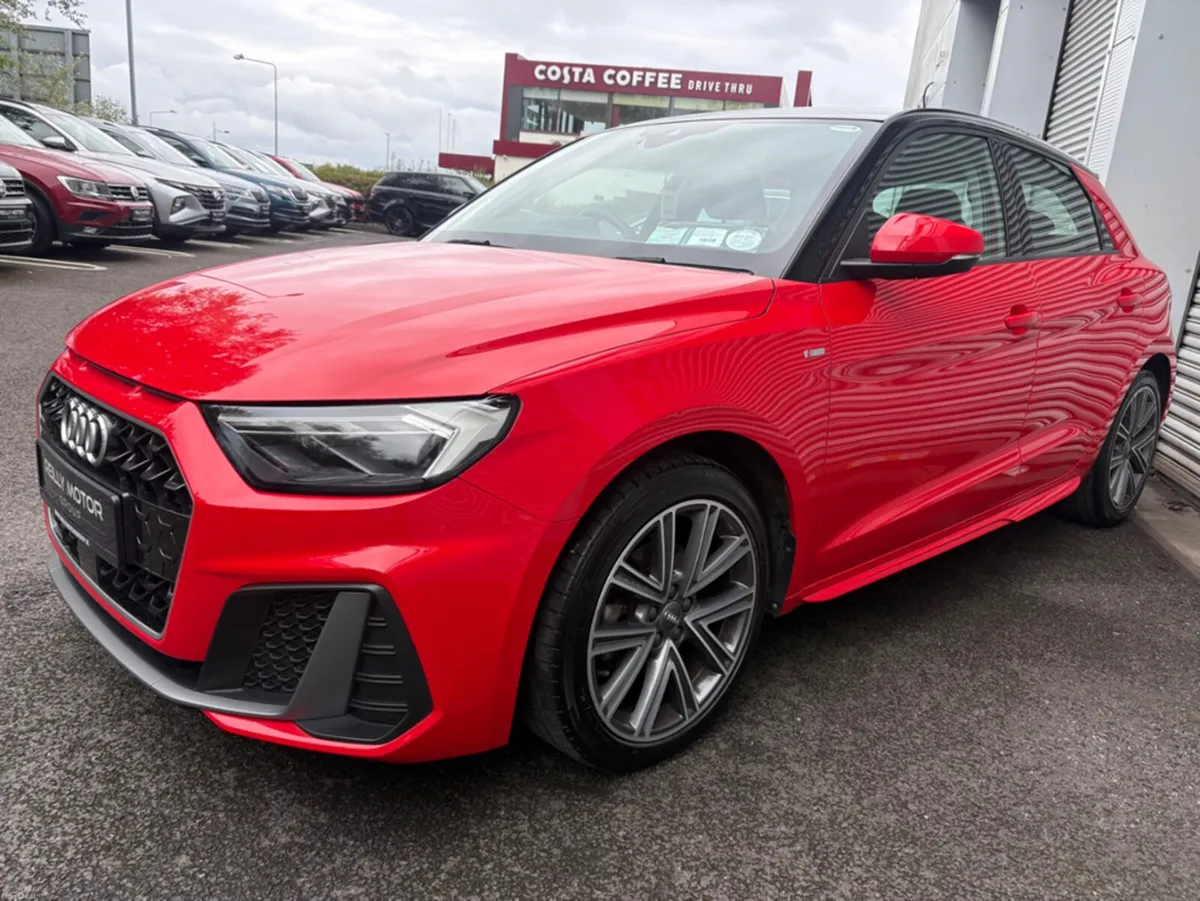 Audi A1 1.0 PETROL S-LINE **TWO TONE** - Image 3