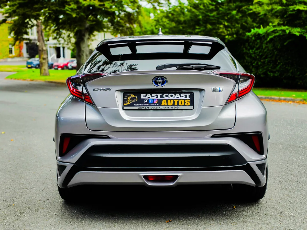 2018 Toyota C-HR 1.8 Petrol Hybrid Auto G Package - Image 5