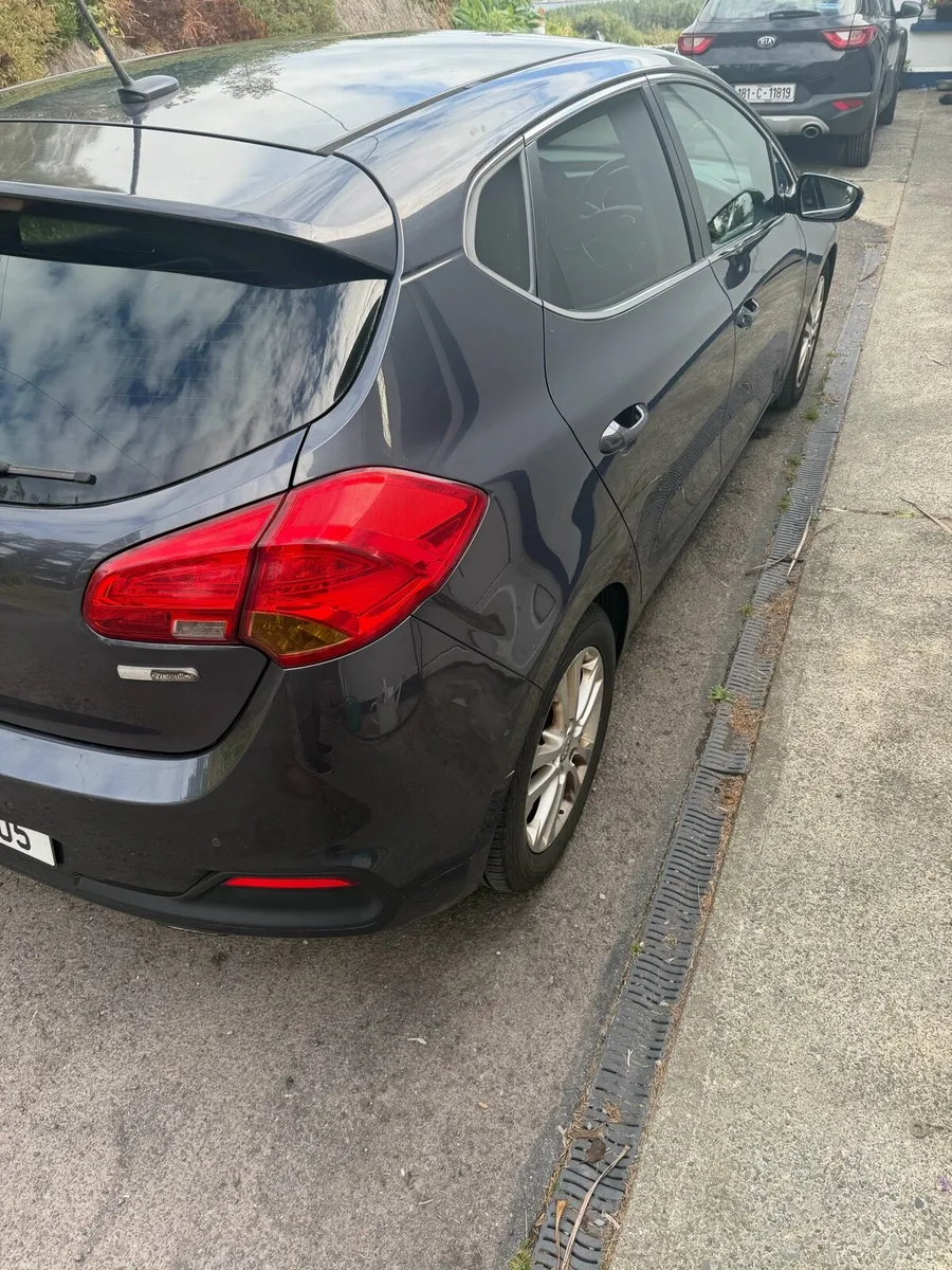 141 Kia Ceed 3ecodynamic 1.6 Petrol - Image 3