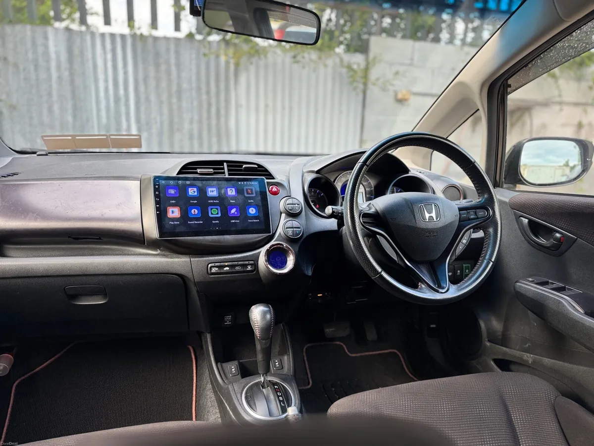 2013 HONDA FIT. MINT CONDITION. NEW NCT. AUTO 1.3L - Image 4