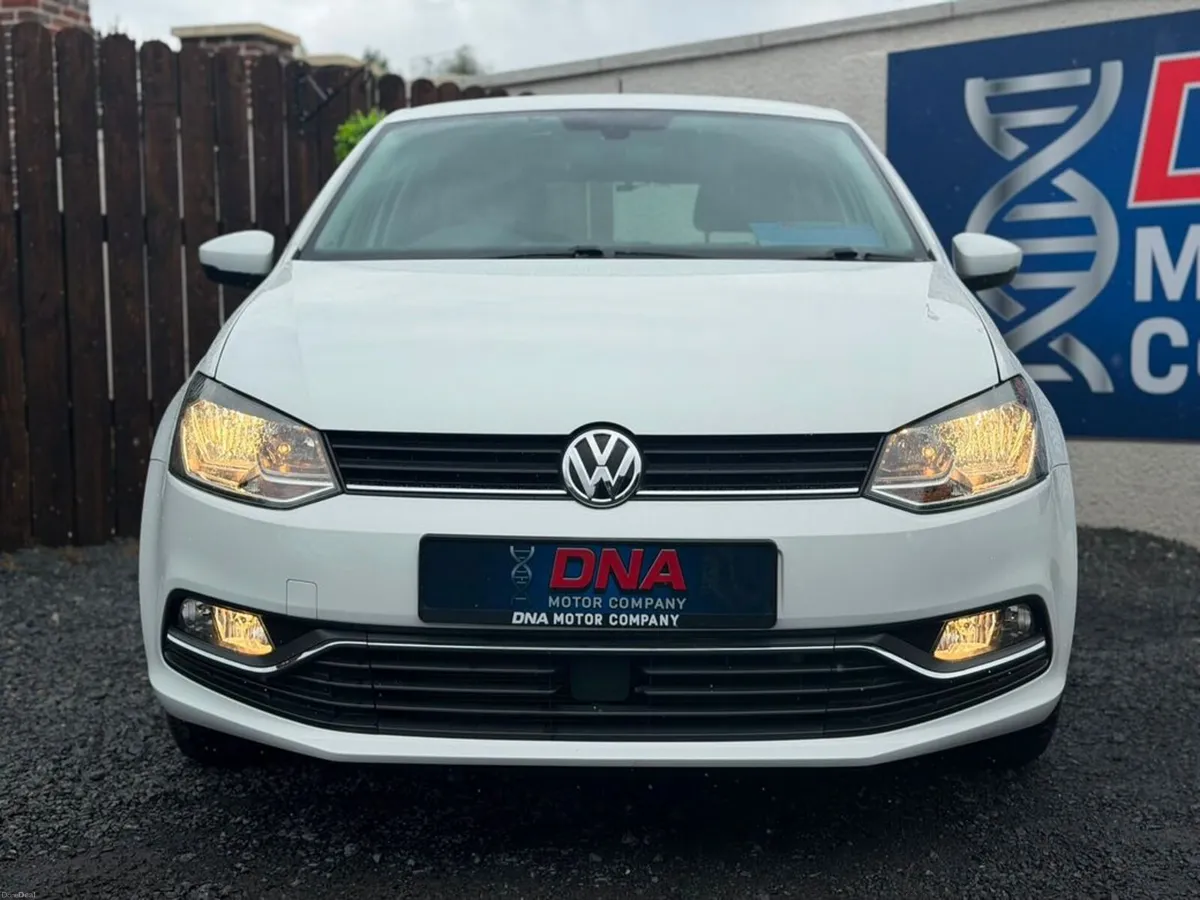 Volkswagen Polo AUTO - 35K KMS - Image 2