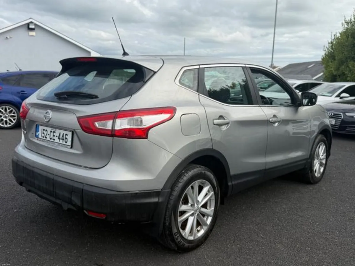 Nissan Qashqai 1.2 PET SV E6 4DR - Image 2