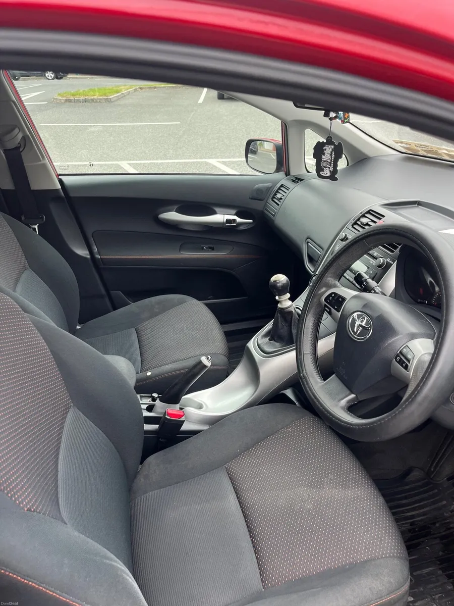 2011 Toyota Auris 1.4 D-4D Diesel - Image 4