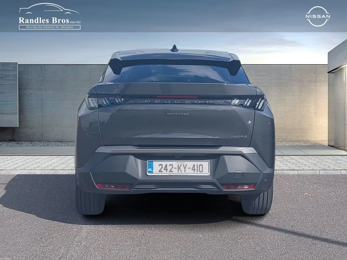 Peugeot 3008 1.2 MHEV PureTech 136bhp eDCS6 Allure - Image 4