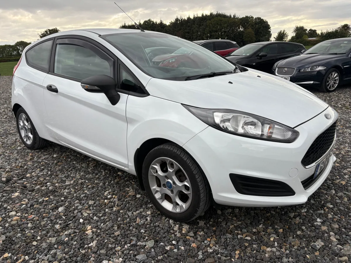 2016 Ford Fiesta Zetec 1.25 Petrol NCT 07/27 - Image 1