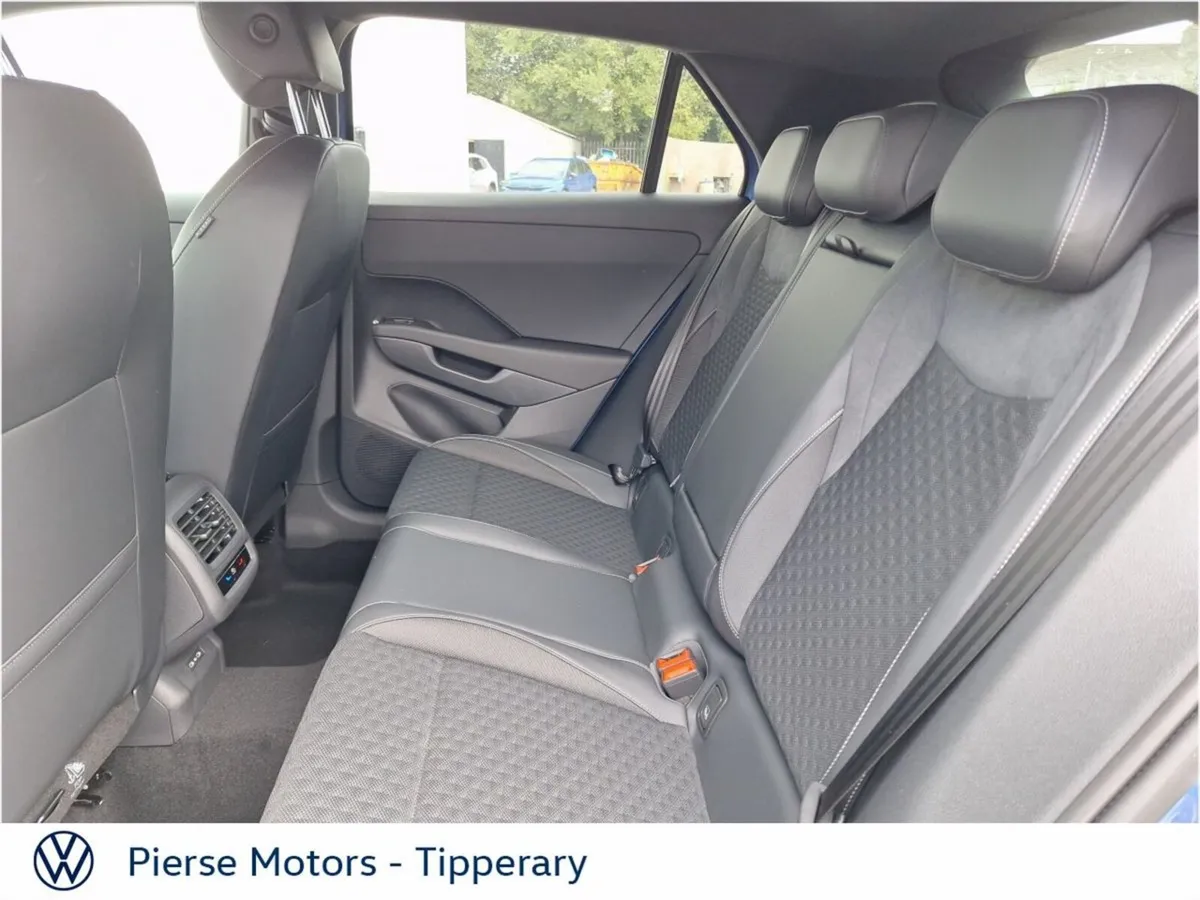 Volkswagen T-Roc R-LINE 1.5TSI 150HP MHEV BLACK ED - Image 6