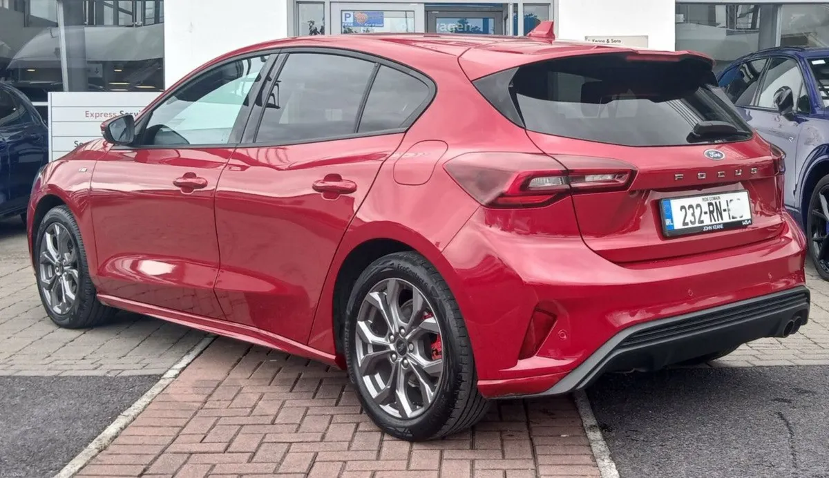 Ford Focus ST-Line Vignale 1.0L EcoBoost 125PS **R - Image 4