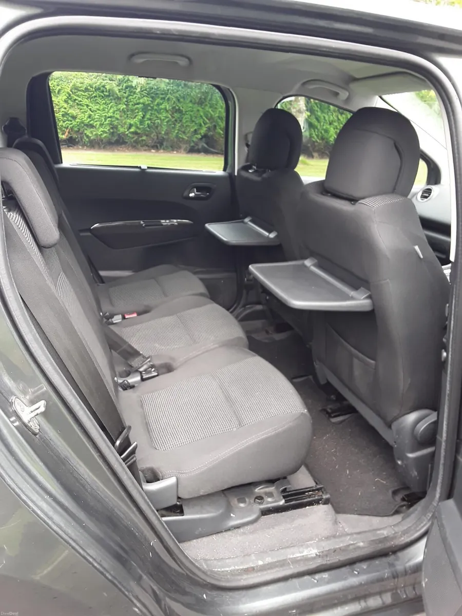 2012 Peugeot 5008 Auto 7 seater. - Image 5