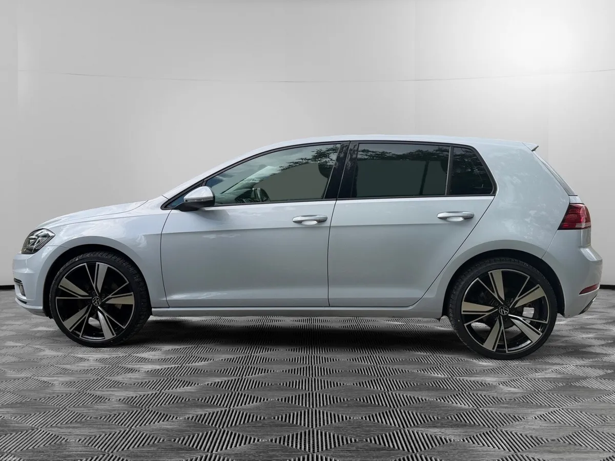 VW GOLF 2017 DSG *PEARL* - Image 2