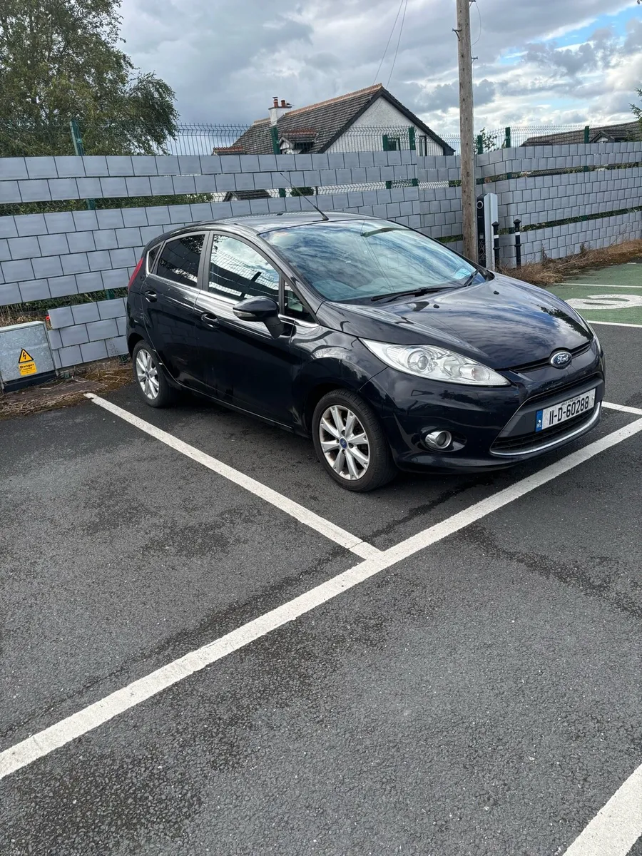 2011 Ford Fiesta - Image 1