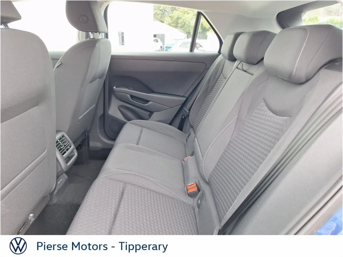 Volkswagen T-Roc LIFE 1.5TSI 116HP MHEV - Image 6