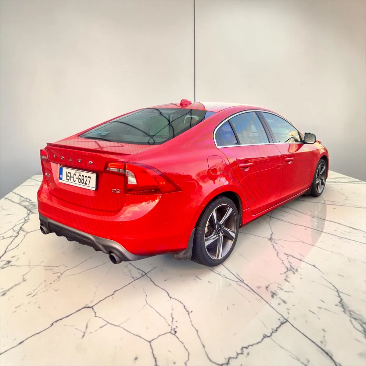 2015 Volvo S60 D2 (115hp) R-Design - Image 2