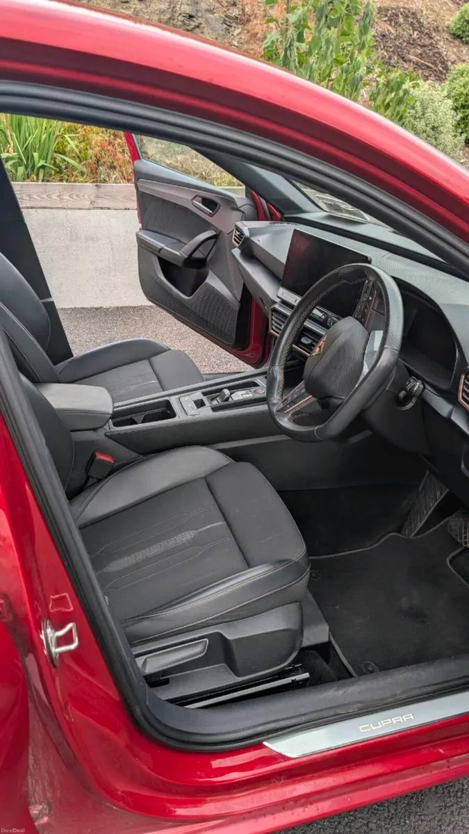 Cupra Leon 2023 Hatchback 1.5 eTSI mild-hybrid - Image 6