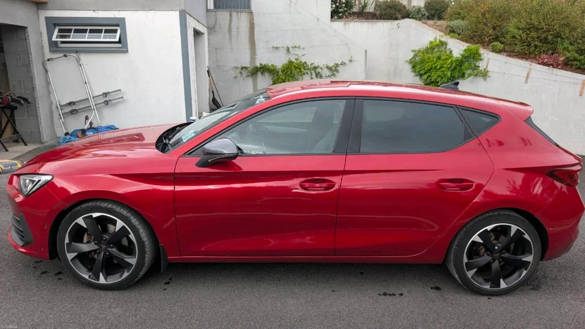 Cupra Leon 2023 Hatchback 1.5 eTSI mild-hybrid - Image 3