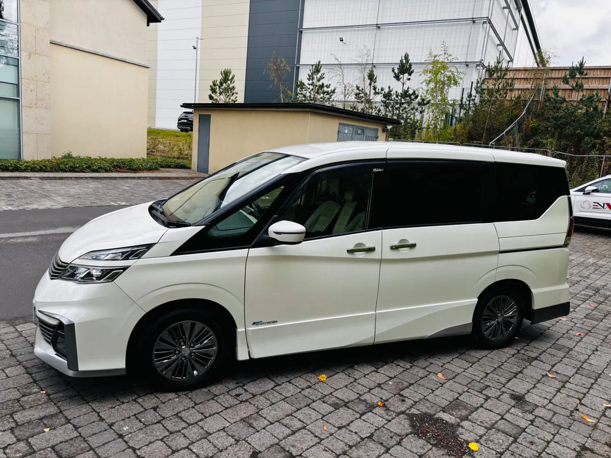 2017 NISSAN SERENA 2.0 HYBRID RIDER PRO PILOT - Image 3