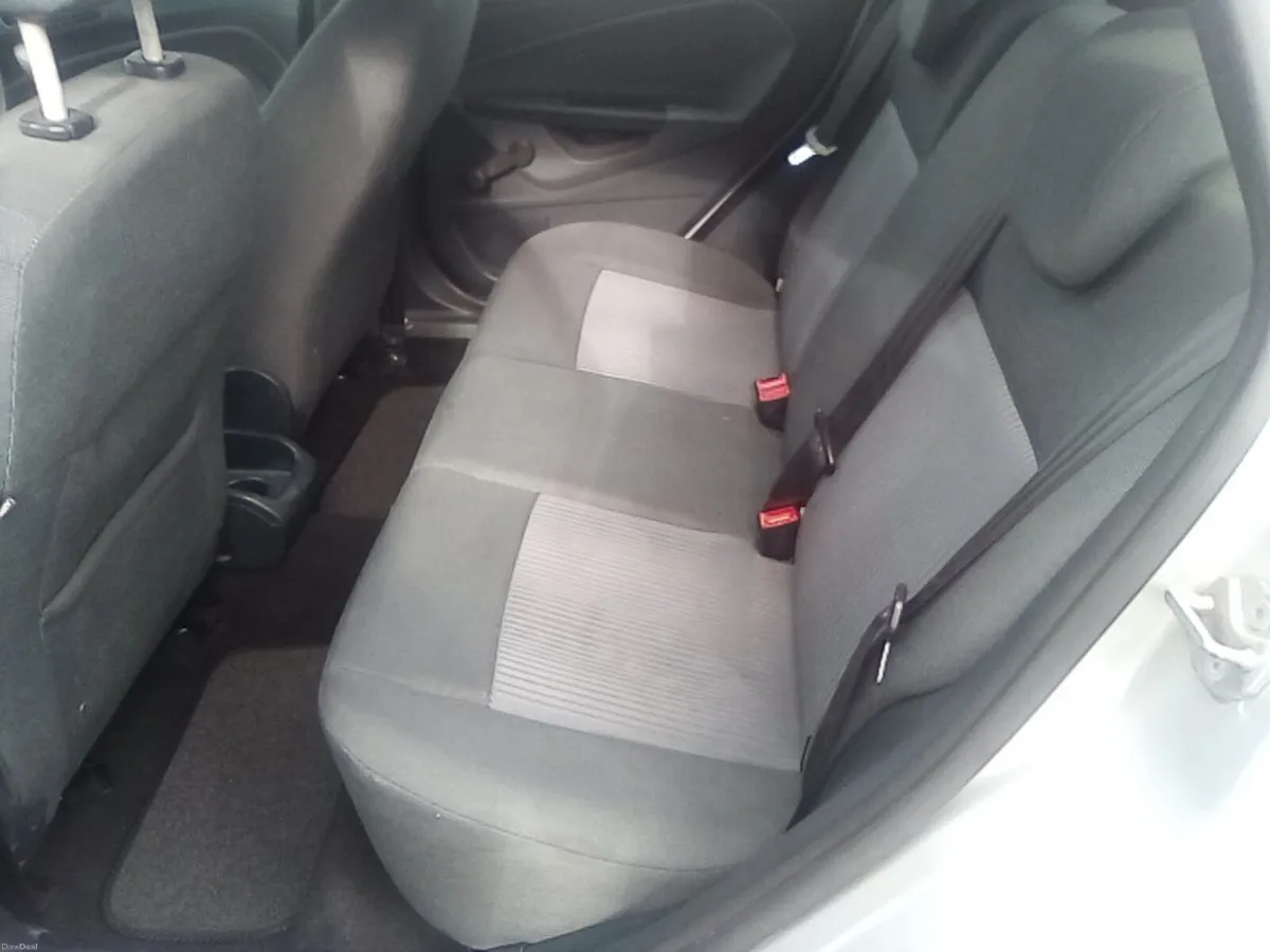 Ford Fiesta 2011 - Image 4