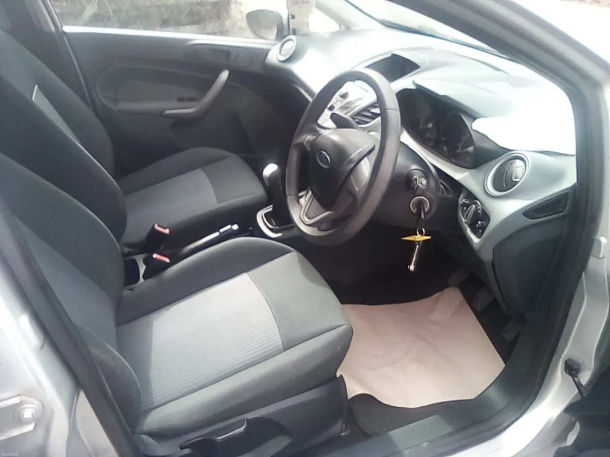 Ford Fiesta 2011 - Image 6