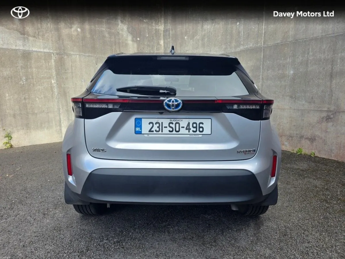 Toyota Yaris Cross YARIS CROSS LUNA SPORT - Image 4