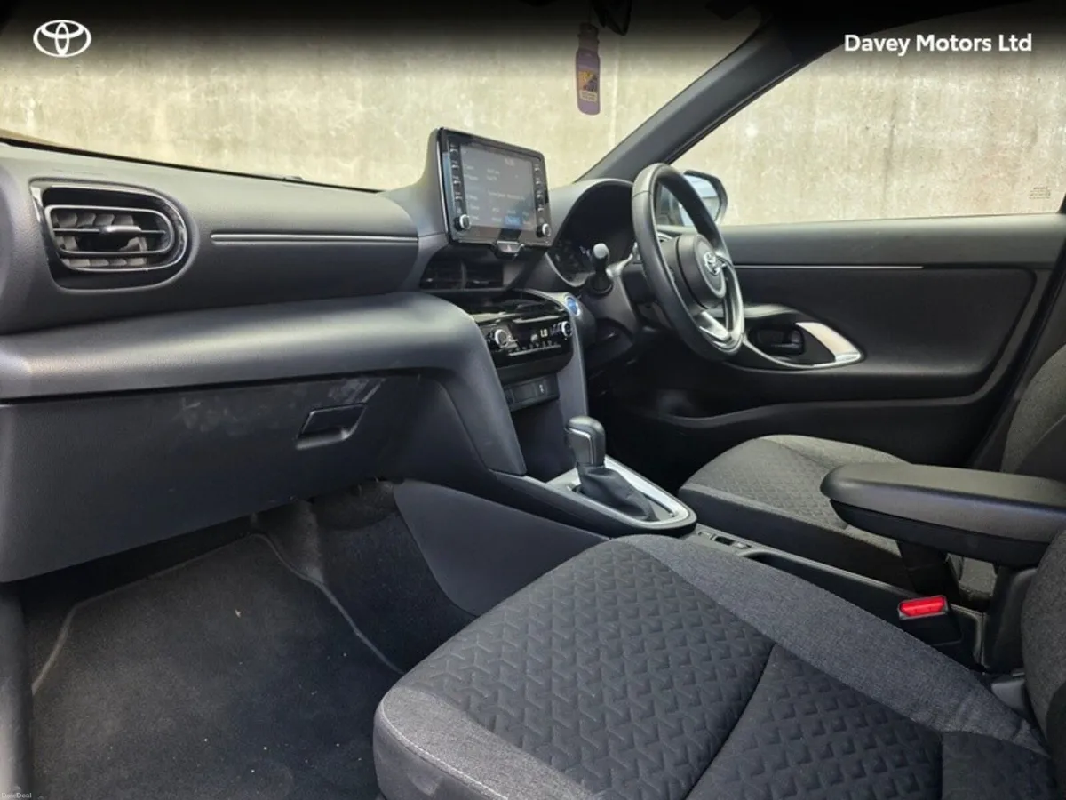 Toyota Yaris Cross YARIS CROSS LUNA SPORT - Image 6