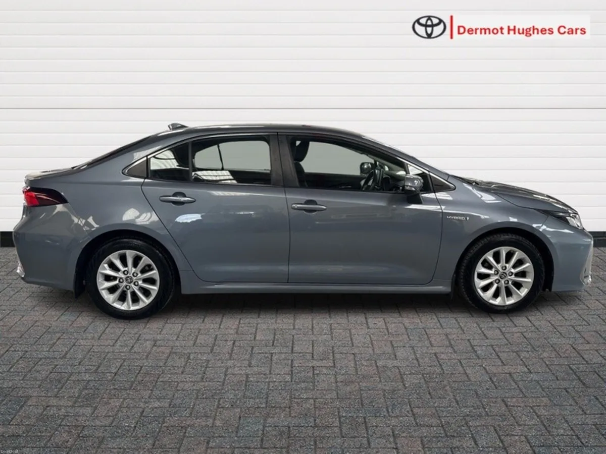 Toyota Corolla HYBRID LUNA SAL AUTO - Image 3
