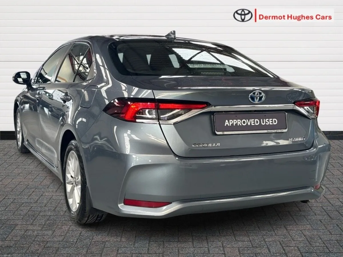 Toyota Corolla HYBRID LUNA SAL AUTO - Image 2