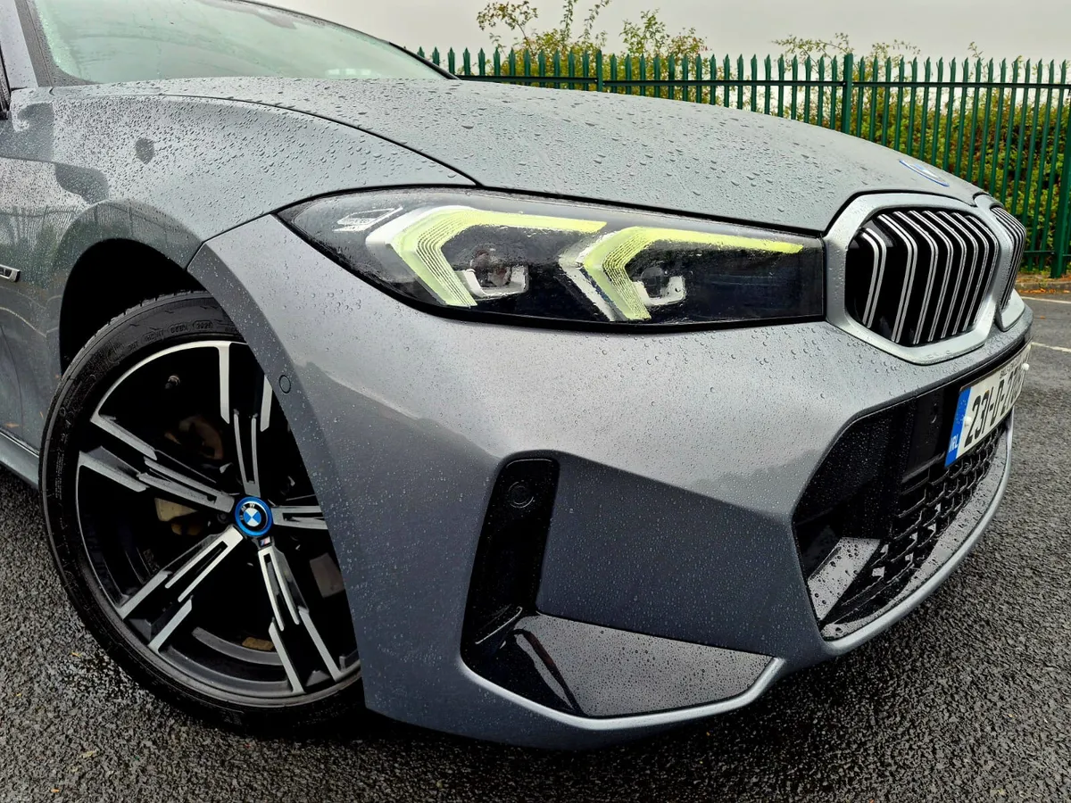 2023 BMW 330E M SPORT PHEV HYBRID - Image 5