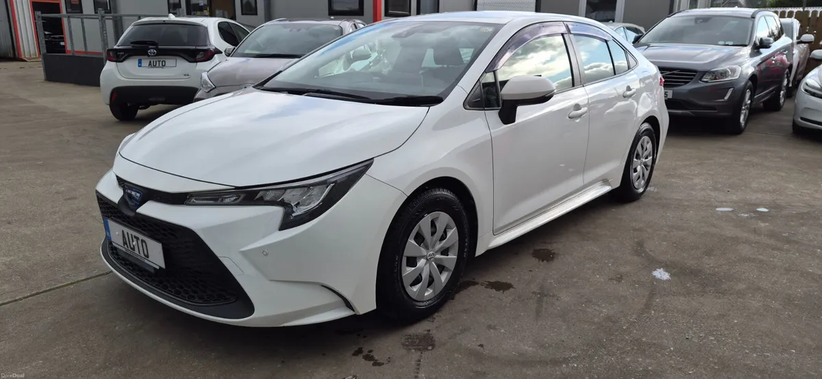 Toyota Corolla auto hybrid/petrol 1.8 saloon - Image 5