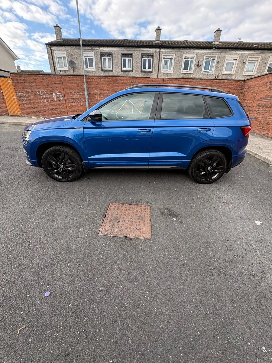 Skoda Karoq 2L TDI SPORTLINE LIMITED SKODA BLUE - Image 4