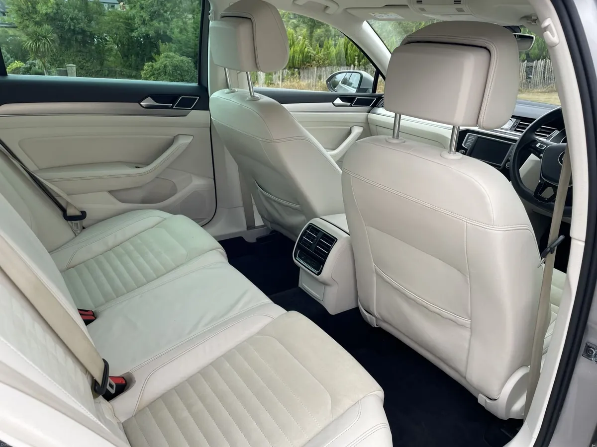 Volkswagen Passat 2015 1.6L TDI Bluemotion - Image 5