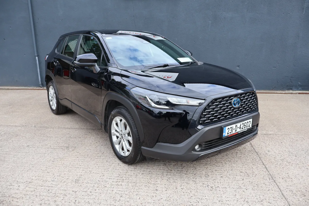 Toyota Corolla Cross Luna Exceptional Condition! - Image 3