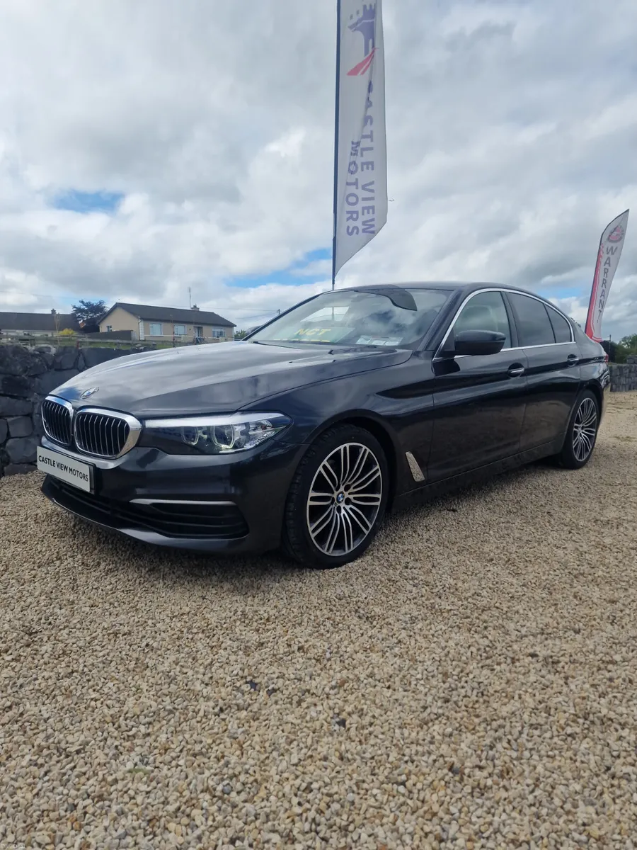 17 BMW 520D X-Drive Business Edition - Image 4