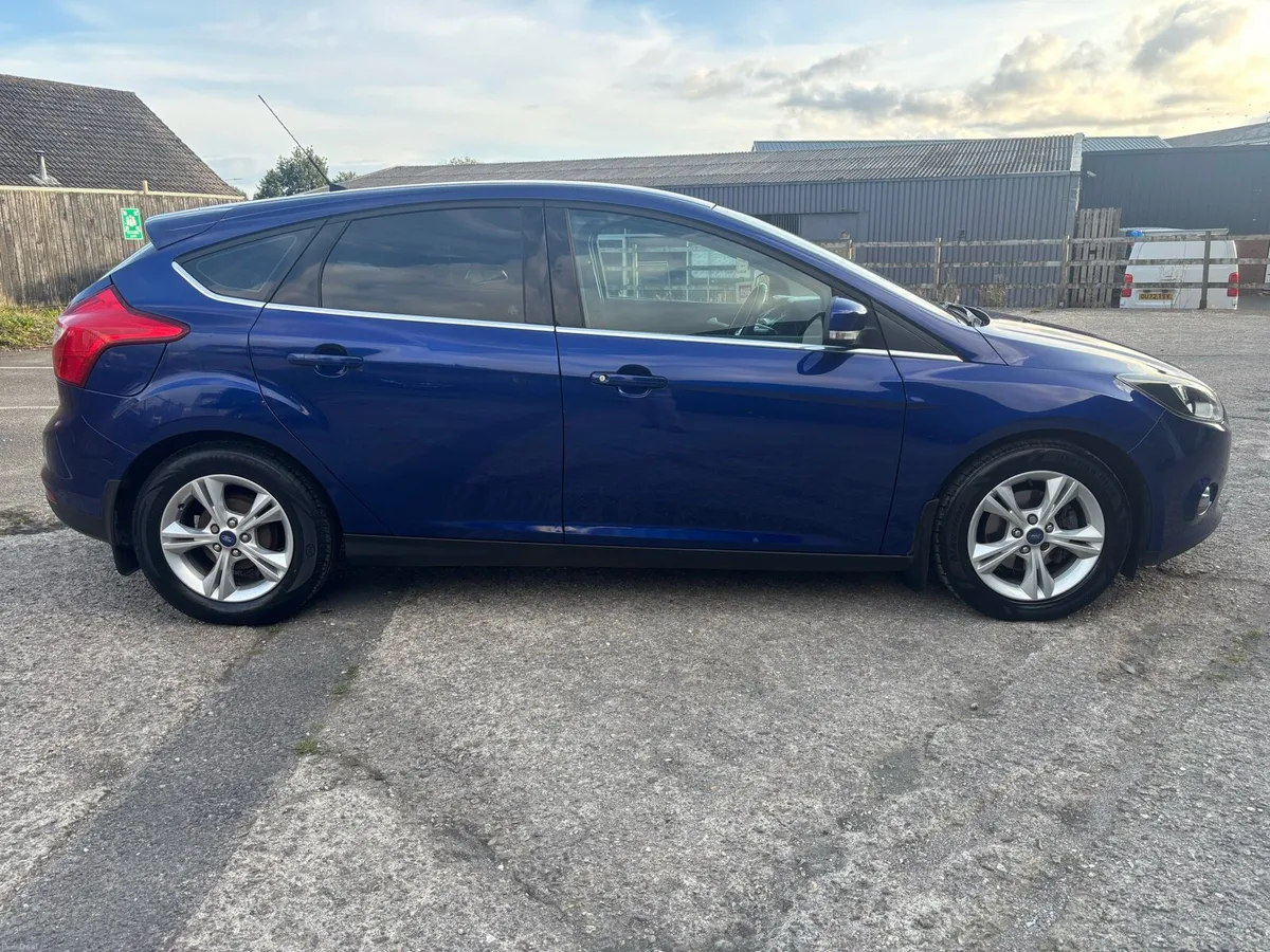 Ford Focus 1.0 Zetec - Image 2