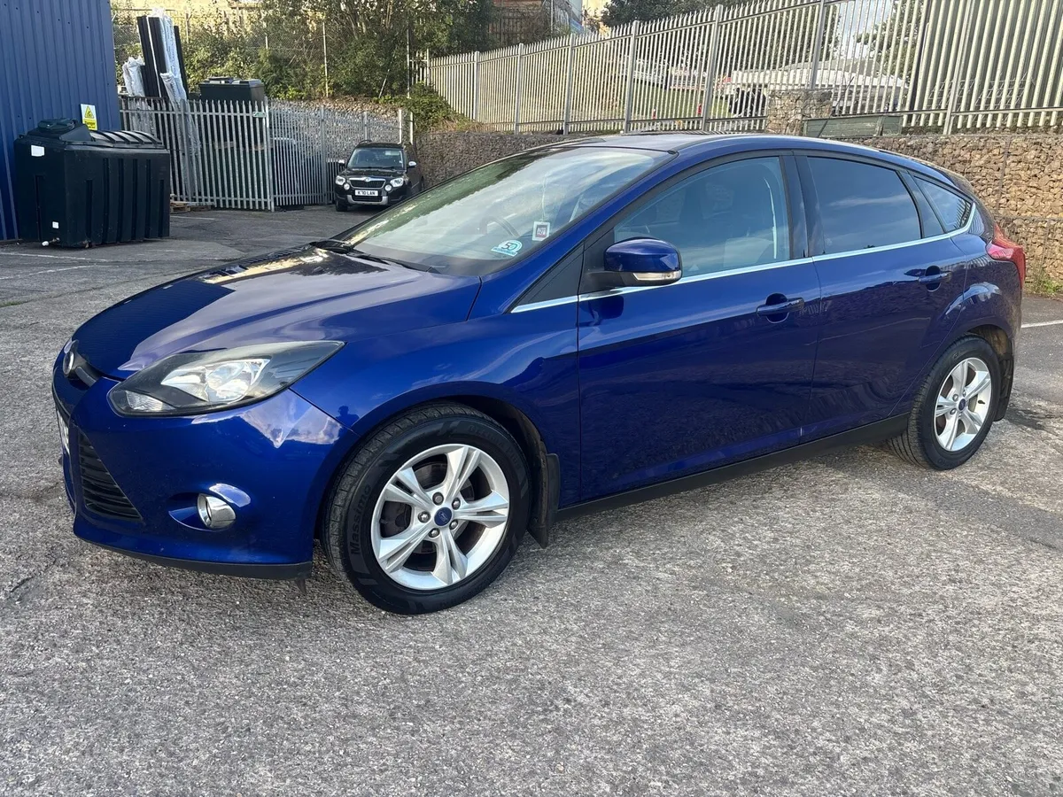 Ford Focus 1.0 Zetec - Image 6