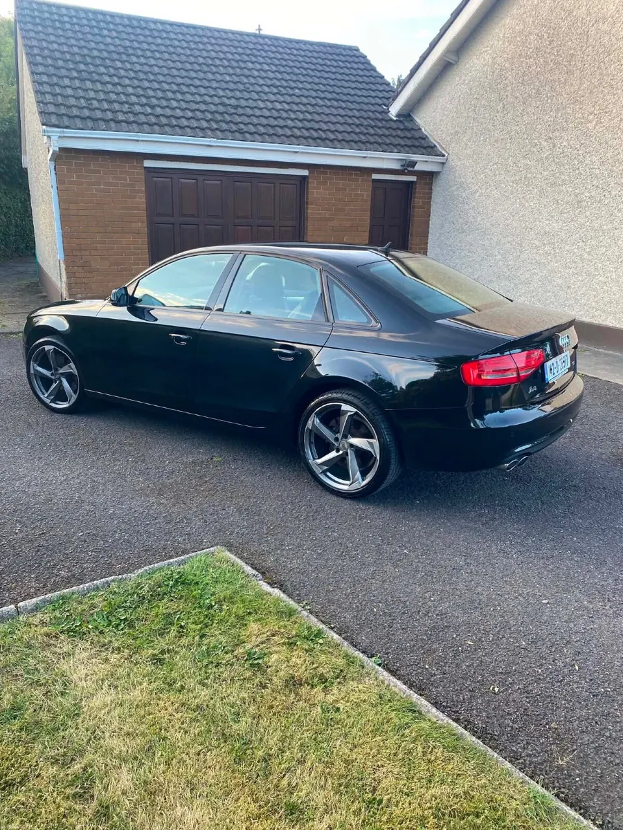 Audi A4 2014 - Image 2
